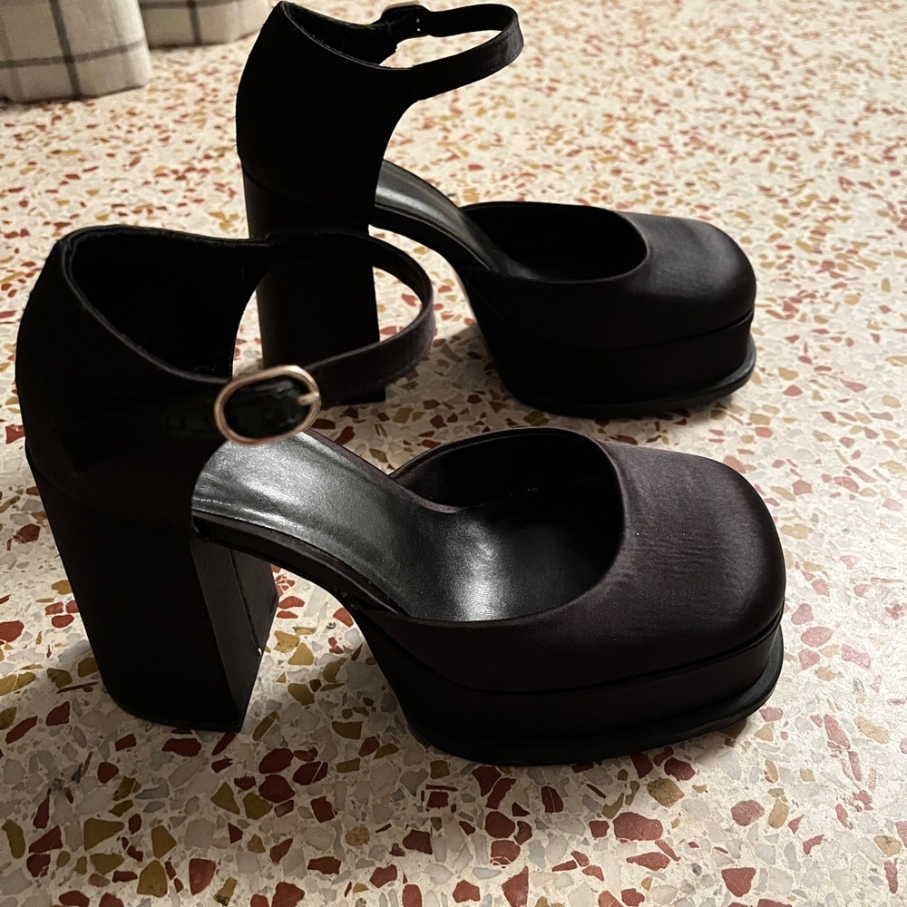 H&M Black Chunky Platform Heels - Picture 3 of 4